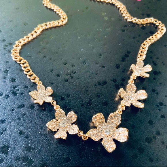 Lilly Pulitzer NECKLACE “Beach Club Blooms” SPARKLING CRYSTAL GOLD FLOWER CHAIN - Picture 11 of 11